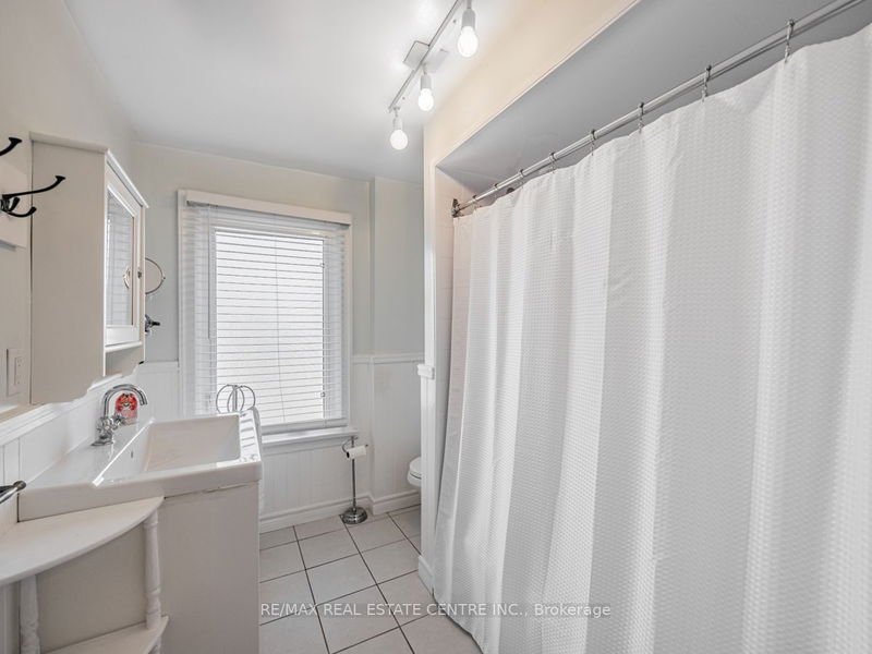 40 Grattan St  Toronto, M9N 3J5 | Image 22