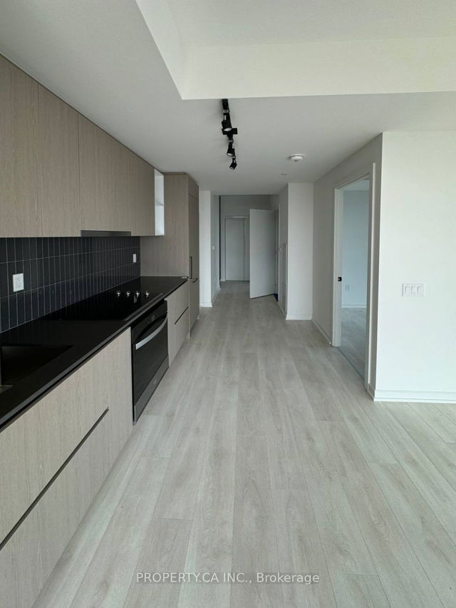 2210 - 10 Graphophone Grove