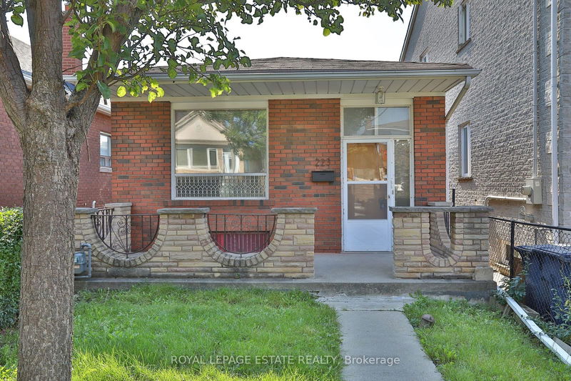 223 Rosemount Ave  Toronto, M6H 2N2 | Image 2