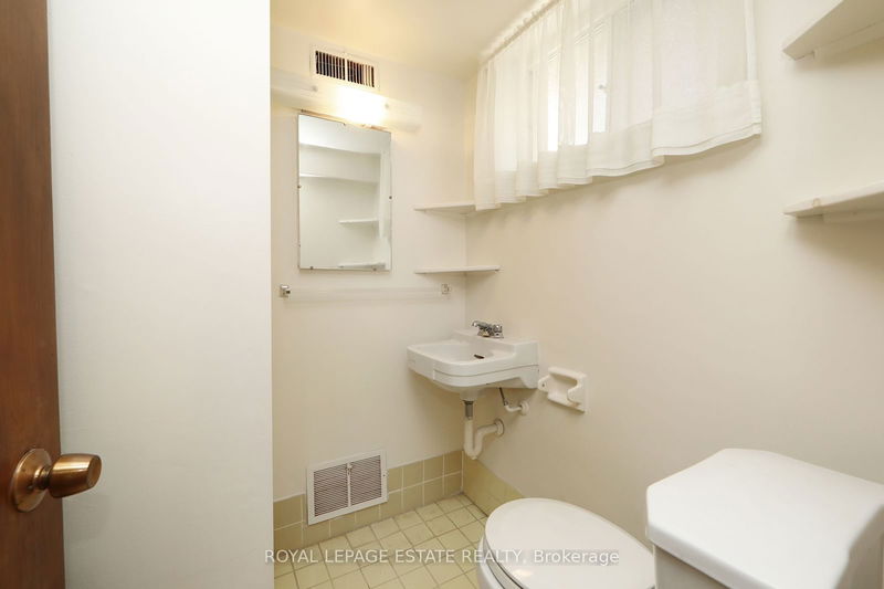 223 Rosemount Ave  Toronto, M6H 2N2 | Image 20