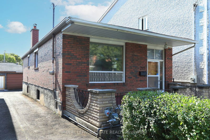 223 Rosemount Ave  Toronto, M6H 2N2 | Image 3