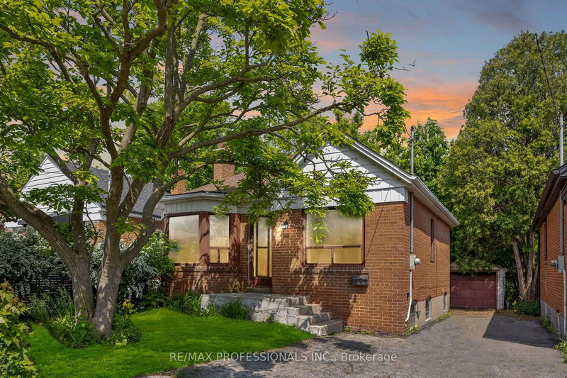 34 Dixon Rd  Toronto, M9P 2L3 | Image 1