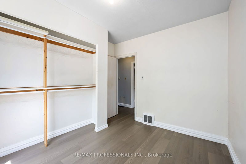 34 Dixon Rd  Toronto, M9P 2L3 | Image 14