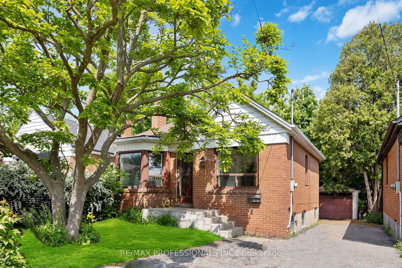 34 Dixon Rd  Toronto, M9P 2L3 | Image 2