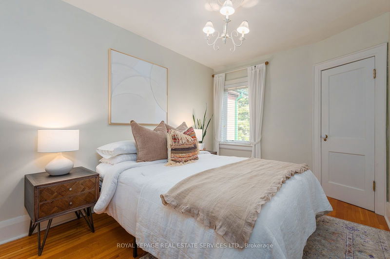 445 Willard Ave  Toronto, M6S 3R7 | Image 22