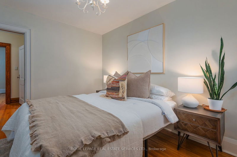 445 Willard Ave  Toronto, M6S 3R7 | Image 23