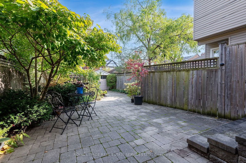 445 Willard Ave  Toronto, M6S 3R7 | Image 34