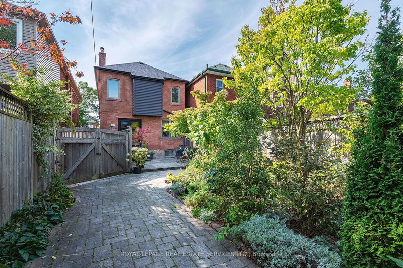 445 Willard Ave  Toronto, M6S 3R7 | Image 37