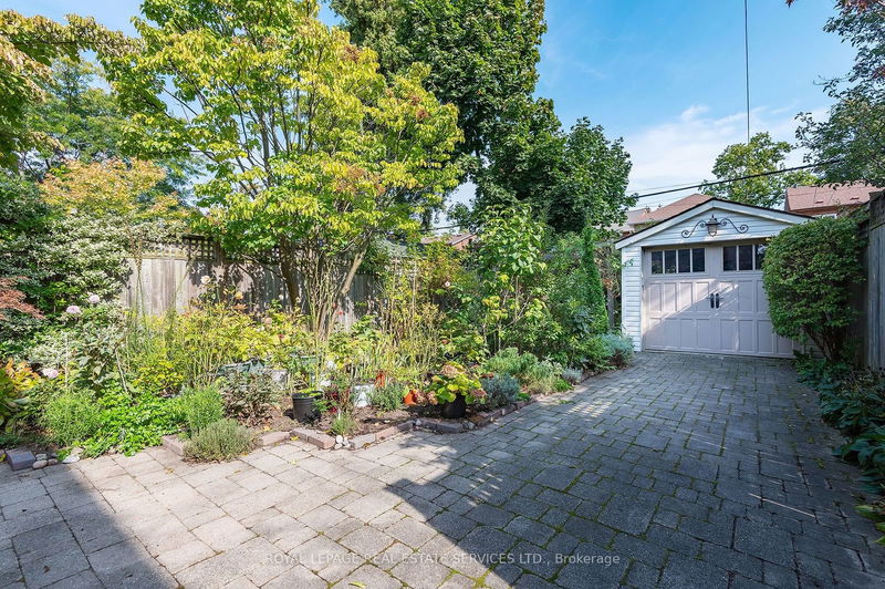 445 Willard Ave  Toronto, M6S 3R7 | Image 38