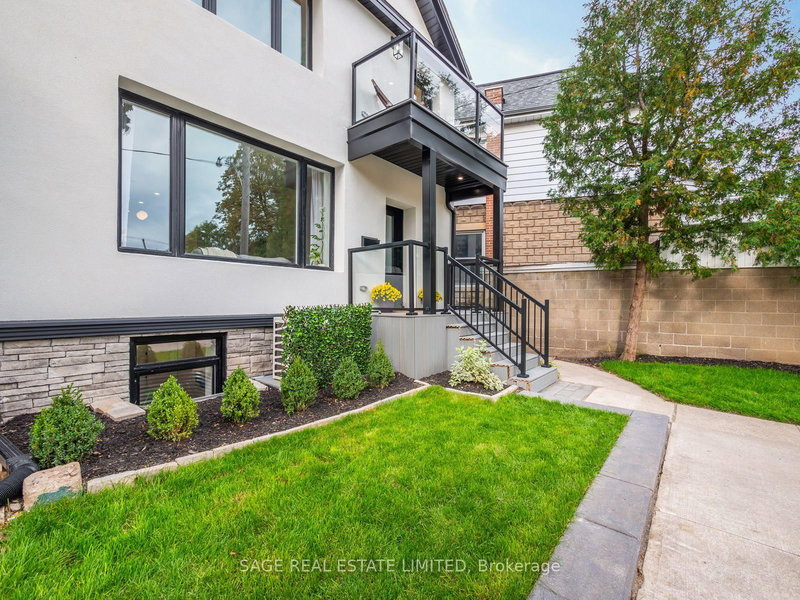 Main Fl - 36 Humberside Ave, Toronto, M6P 1J7 | Image 3