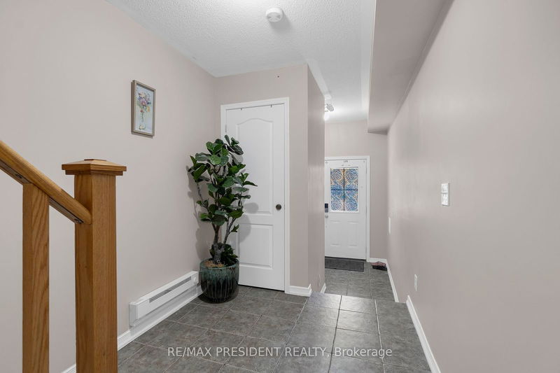 103 Cedar Lake Cres S Brampton, L6Y 0R1 | Image 5