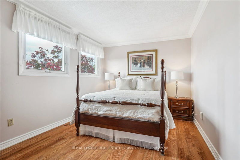 1278 Valerie Cres  Oakville, L6J 7E6 | Image 11