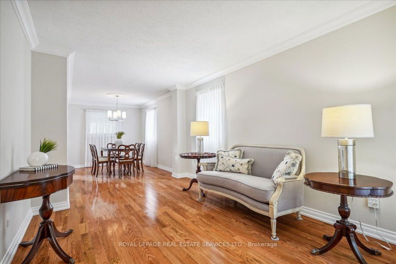 1278 Valerie Cres  Oakville, L6J 7E6 | Image 2