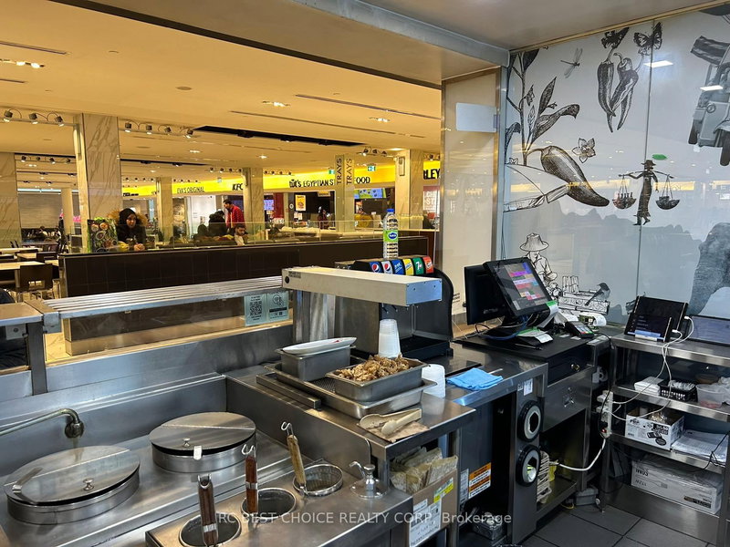 1-134 - 100 City Centre Dr, Mississauga, L5B 2C9 | Image 3