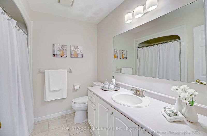 4115 Foxwood Dr  Burlington, L7M 4L3 | Image 24