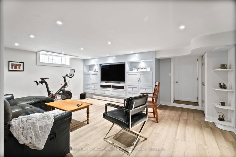 58 King Georges Rd  Toronto, M8X 1L7 | Image 35