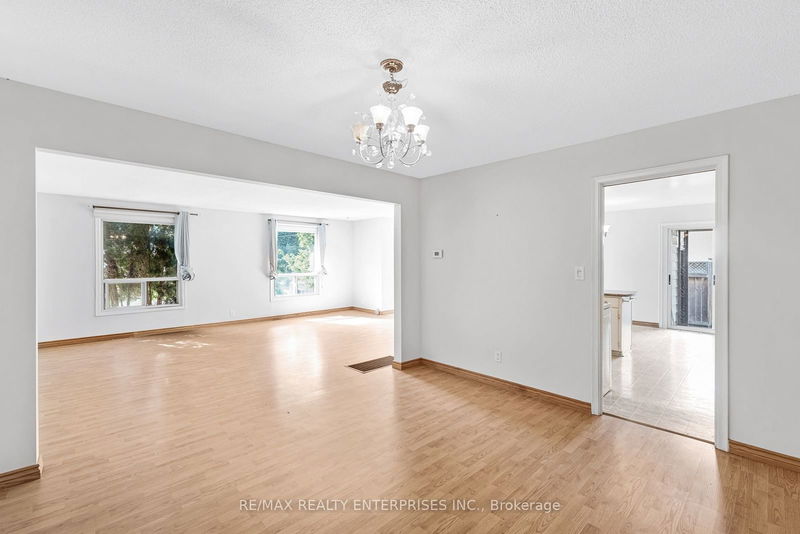 1265 Lakebreeze Dr  Mississauga, L5G 3W7 | Image 13