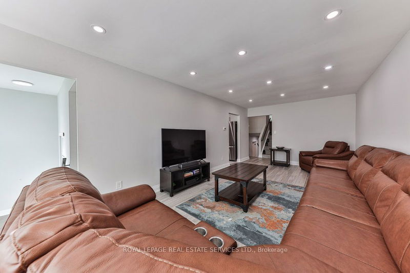 1316 Playford Rd  Mississauga, L5J 3V7 | Image 8