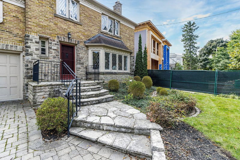 24 Burnhamthorpe Park Blvd  Toronto, M9A 1H9 | Image 3