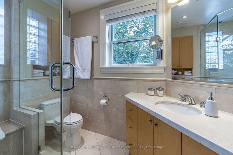 24 Burnhamthorpe Park Blvd  Toronto, M9A 1H9 | Image 32