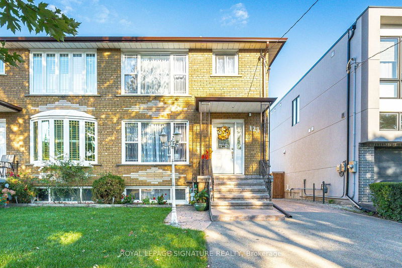 123 Treeview Dr  Toronto, M8W 4C4 | Image 2