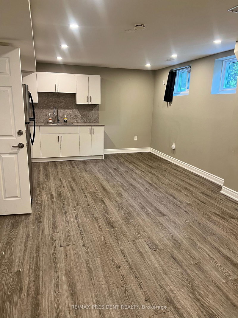 2 - 1821 Christopher Rd, Mississauga, L5J 2K7 | Image 2
