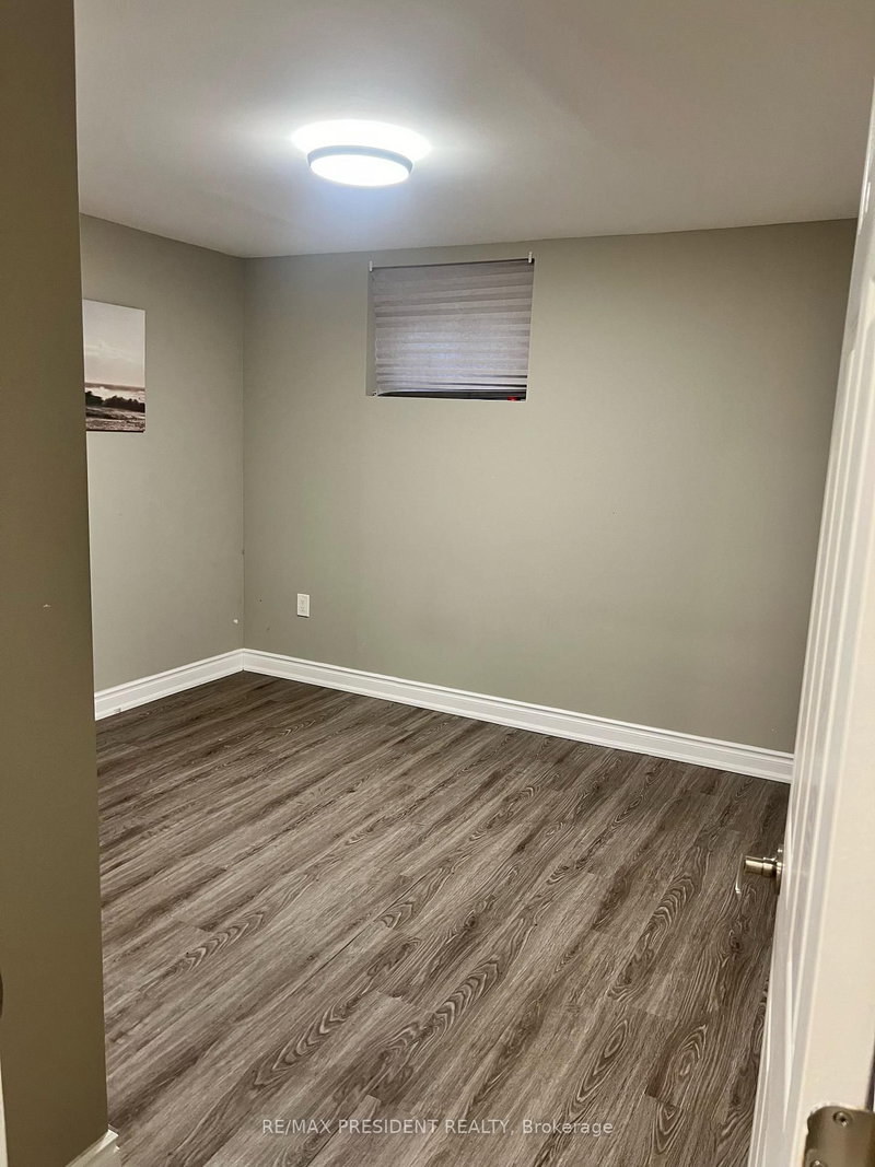 2 - 1821 Christopher Rd, Mississauga, L5J 2K7 | Image 3