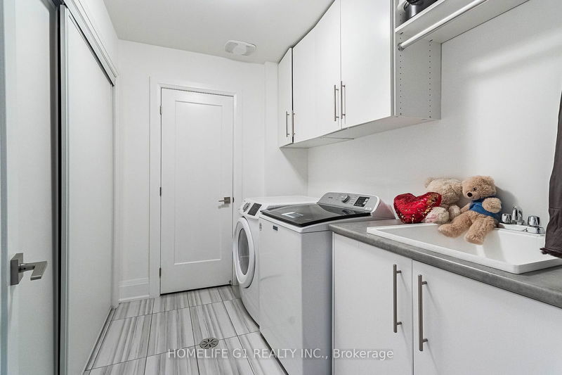 663 Oxford St  Toronto, M8Y 1E7 | Image 27