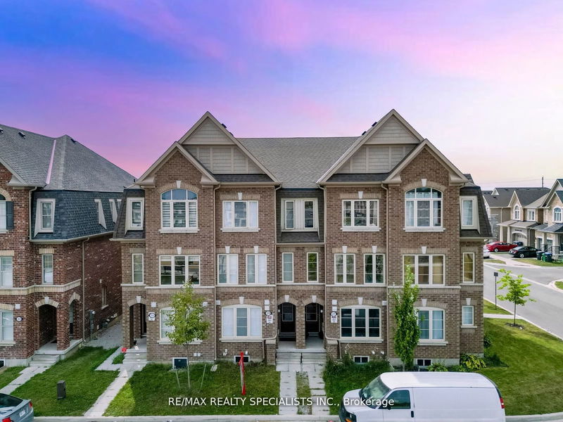 29 Finegan Circ  Brampton, L7A 4Z7 | Image 1