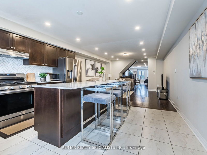 29 Finegan Circ  Brampton, L7A 4Z7 | Image 12