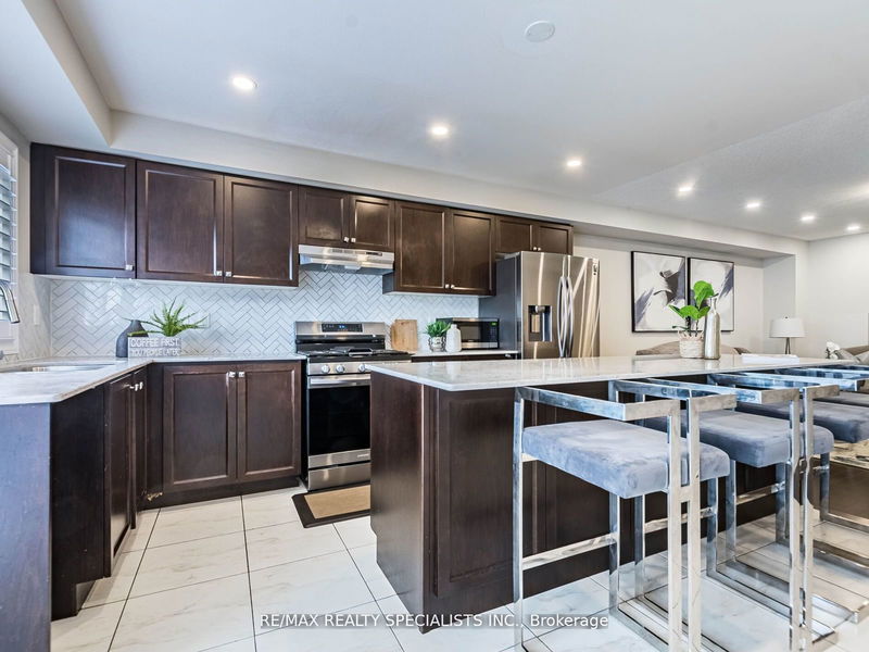 29 Finegan Circ  Brampton, L7A 4Z7 | Image 13