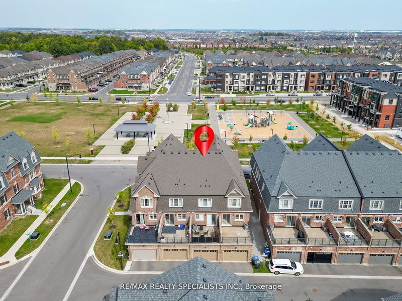 29 Finegan Circ  Brampton, L7A 4Z7 | Image 31