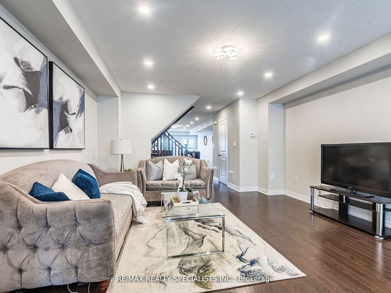 29 Finegan Circ  Brampton, L7A 4Z7 | Image 4