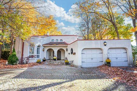 Building in 395 Markland Drive