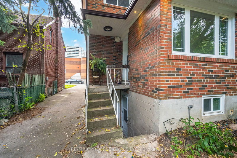 105 Keele St  Toronto, M6P 2J8 | Image 34