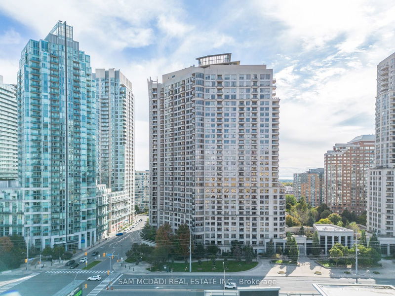  2434 - 3888 Duke Of York Blvd  Mississauga, L5B 4P5 | Image 2