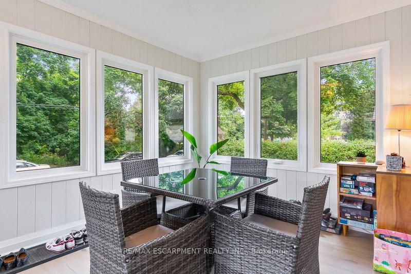 135 Deane Ave, Oakville, L6K 1N2 | Image 3