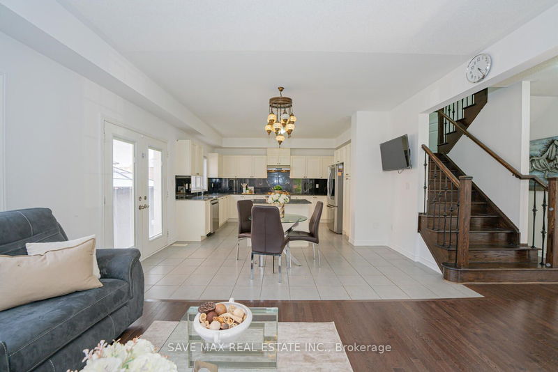 39 Agava St  Brampton, L7A 4S5 | Image 13