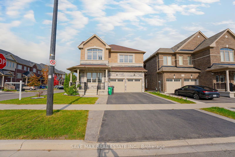 39 Agava St  Brampton, L7A 4S5 | Image 2