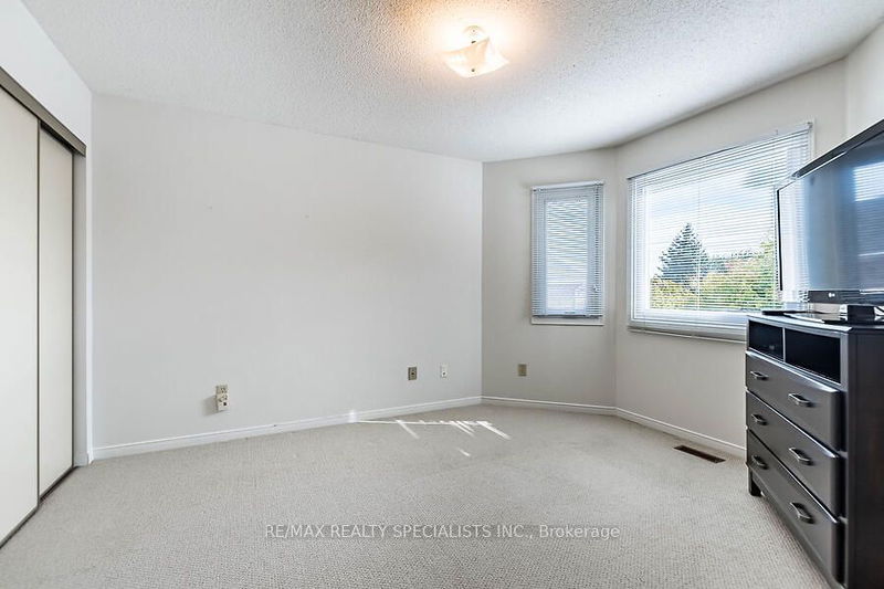 6525 WARBLER Lane  Mississauga, L5N 6E1 | Image 22