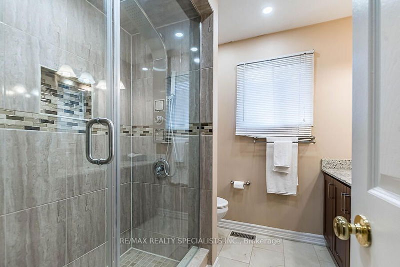 6525 WARBLER Lane  Mississauga, L5N 6E1 | Image 25