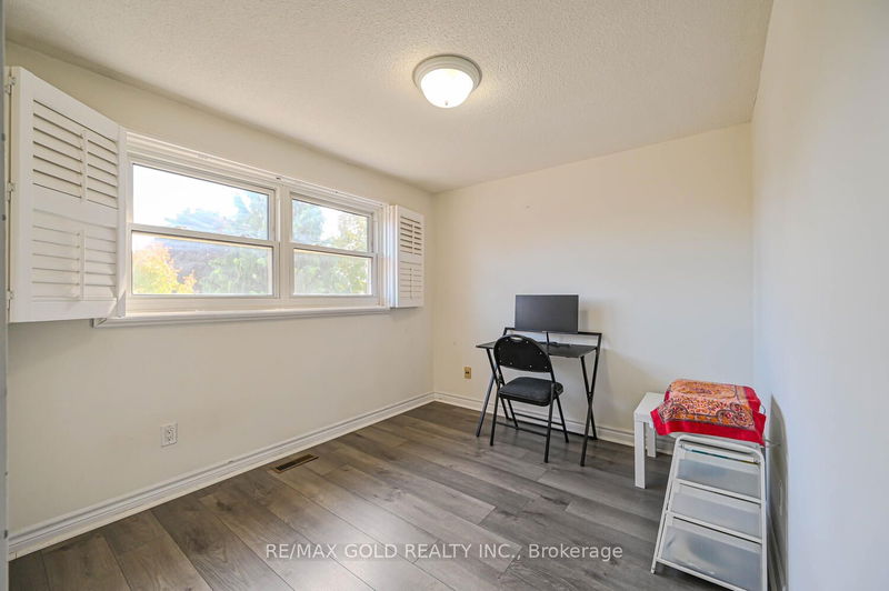 36 Barr Cres  Brampton, L6Z 3C2 | Image 20