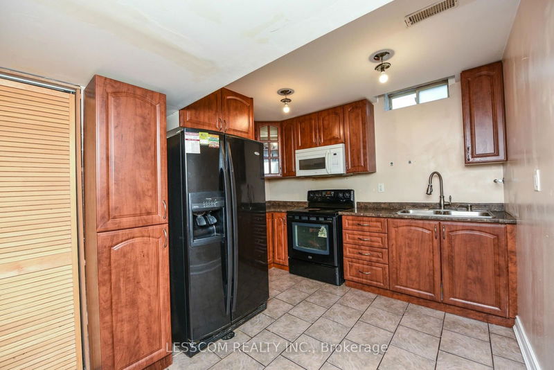 30 Fairhill Ave  Brampton, L7A 2E7 | Image 34