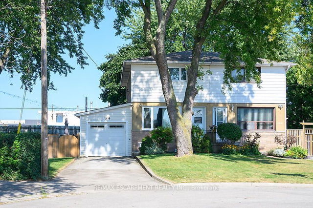 2439 Barclay Road