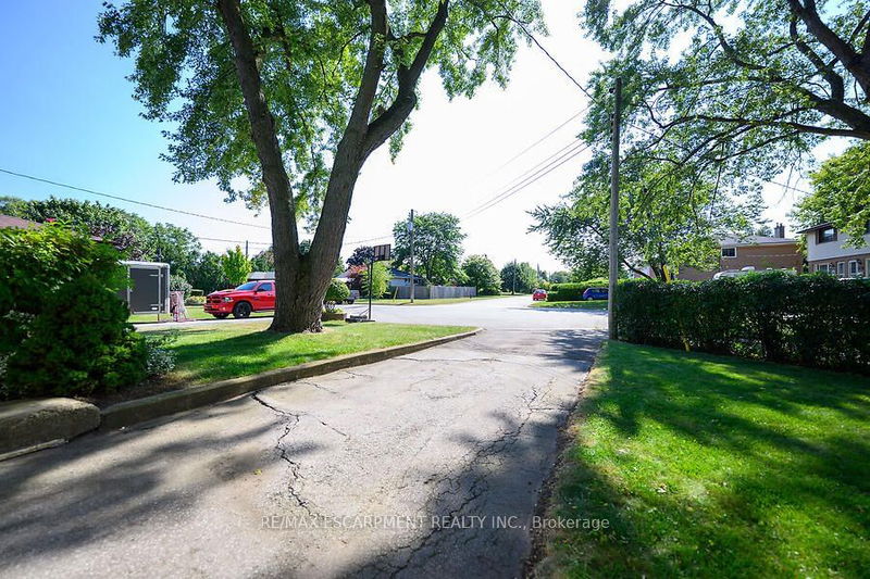 2439 Barclay Rd  Burlington, L7R 2B7 | Image 37