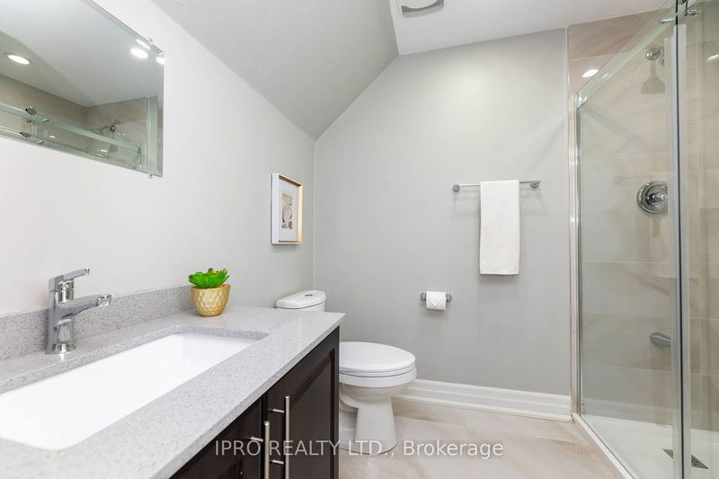 71 Little Britain Cres  Brampton, L6Y 6A8 | Image 34