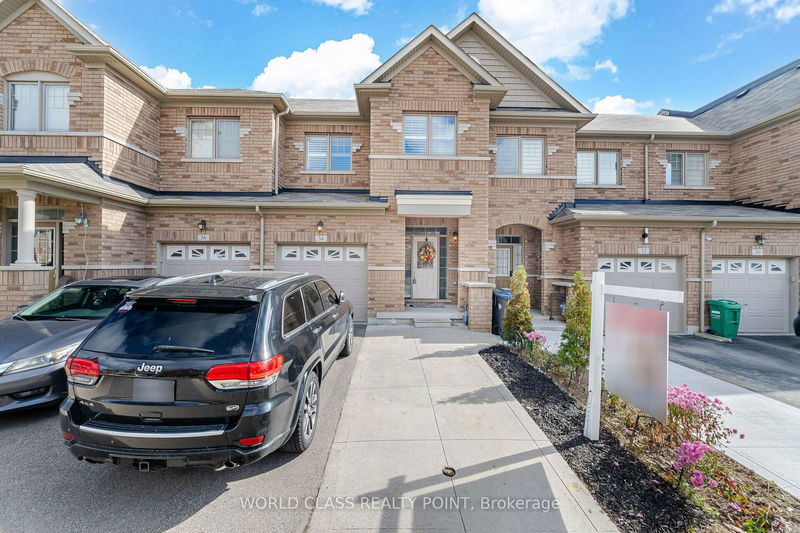 34 Davenfield Circ  Brampton, L6P 4M2 | Image 1