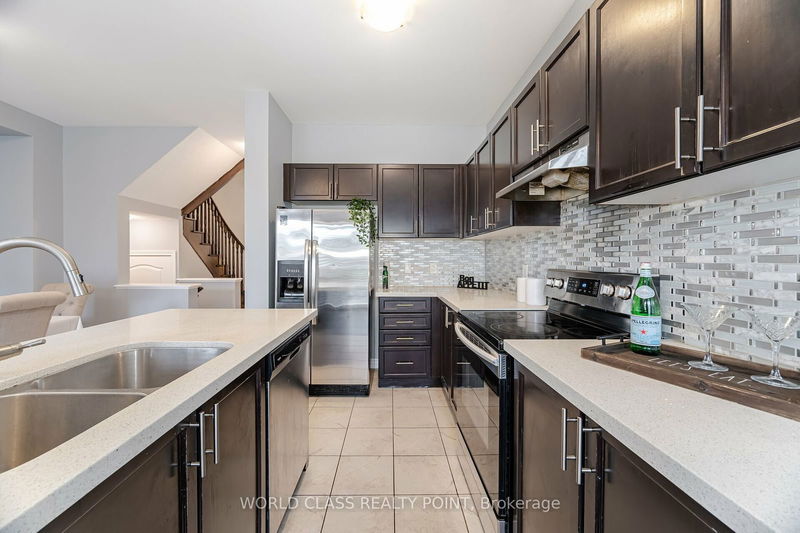 34 Davenfield Circ  Brampton, L6P 4M2 | Image 11