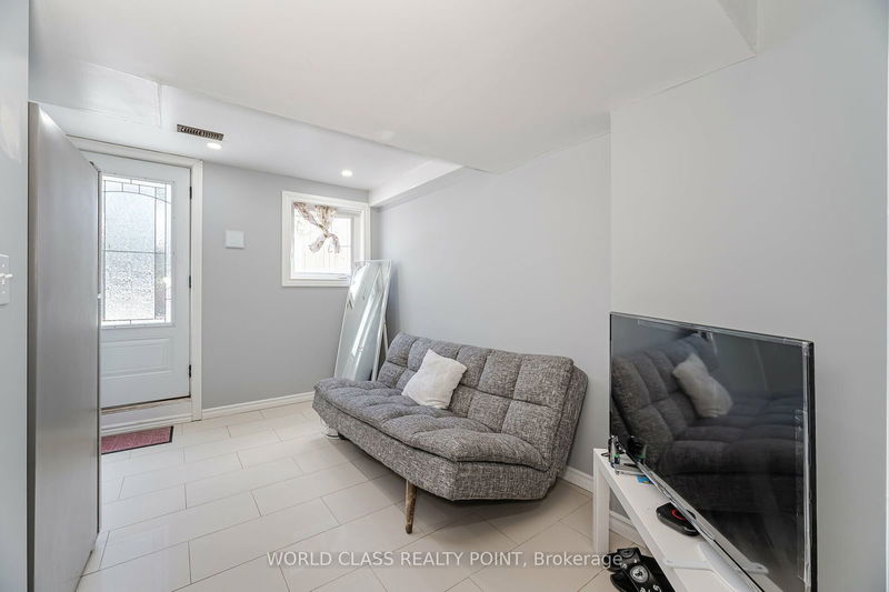 34 Davenfield Circ  Brampton, L6P 4M2 | Image 28