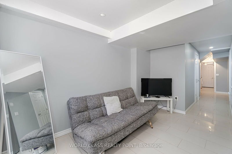 34 Davenfield Circ  Brampton, L6P 4M2 | Image 29